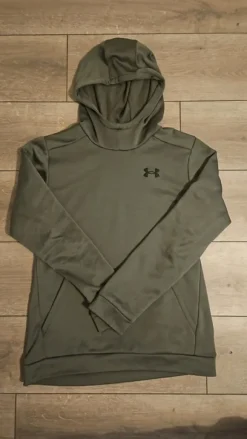 Under armor huppari