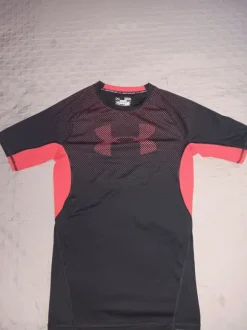 Under Armour urheilu t-paita
