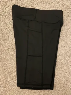 Urheilu/pyöräily shortsit