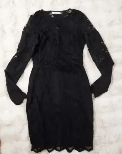 Uudenveroinen Gina Tricot musta pitsimekko / minimekko S 🖤