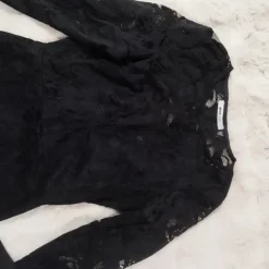 Uudenveroinen Gina Tricot musta pitsimekko / minimekko S 🖤