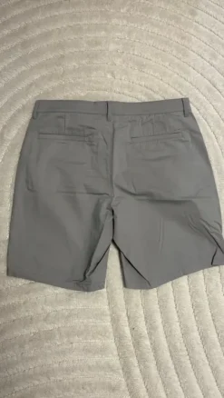 Uudet Calvin Klein shortsit, koko 33