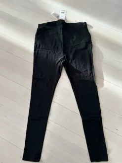 Uudet äitiysleggingsit