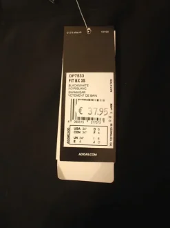 Uudet, käyttämättömät uimahousut