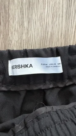 Uudet shortsit Bershka M