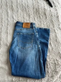 Uudet skinny- jeans farkut