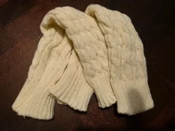 Uudet säärystimet valkoiset 40 cm