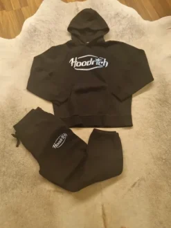 Uusi hoodrich collegepuku