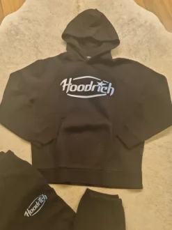 Uusi hoodrich collegepuku