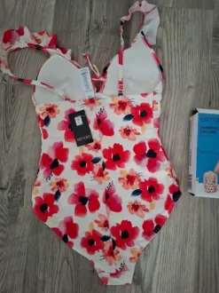 Uusi naisten uimapuku koko S