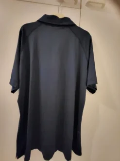 Uusi urheilupusero, koko 46