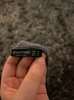 Vaalean sininen paita koko M