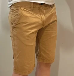 Vaaleanruskeat shortsit