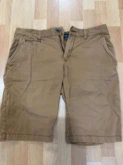 Vaaleanruskeat shortsit