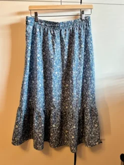 Vaaleansininen kukkahame