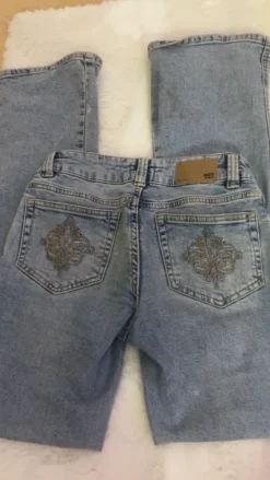 vaaleansiniset low waist farkut