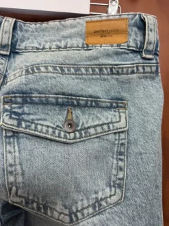 Vaaleat Gina Tricot farkut