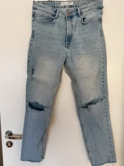 Vaaleat revityt farkut