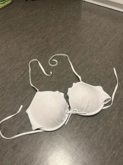 Valkoinen bikini yläosa