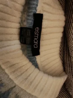 Valkoinen norjalaistyylinen kirjoneule