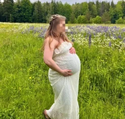 Valkoinen pitsimekko