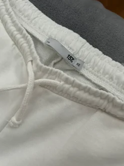 valkoiset college housut