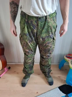 Varusteleka särmä tst M05 RES maastohousut