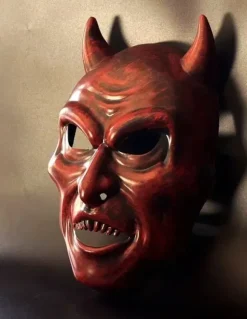 Velnio kaukė