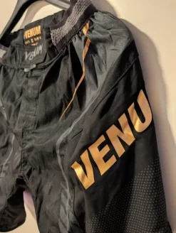 Venum shorts Mens M MMA Muay Thai Brazilian Jiujutsu