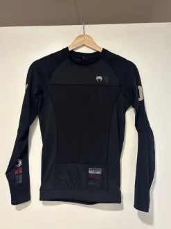 Venum treenipitkähihainen