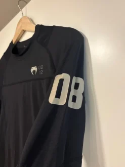 Venum treenipitkähihainen