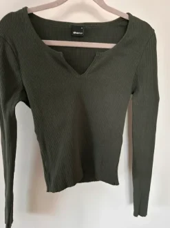 Vihreä pitkähihainen