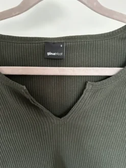 Vihreä pitkähihainen