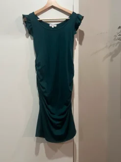 Vihreä raskausmekko