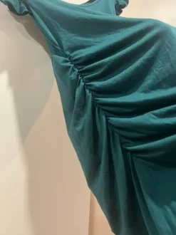 Vihreä raskausmekko