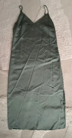 Vihreä Vilan juhlamekko