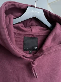 Viininpunainen huppari