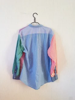 Värikäs kauluspaita