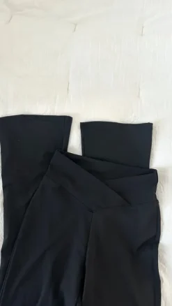 V-vyötärö legginssit