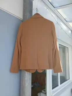 WE Fashionin vaaleanruskea jakku