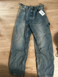 Wide Balloon Jeans