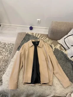 Zara beige paitatakki